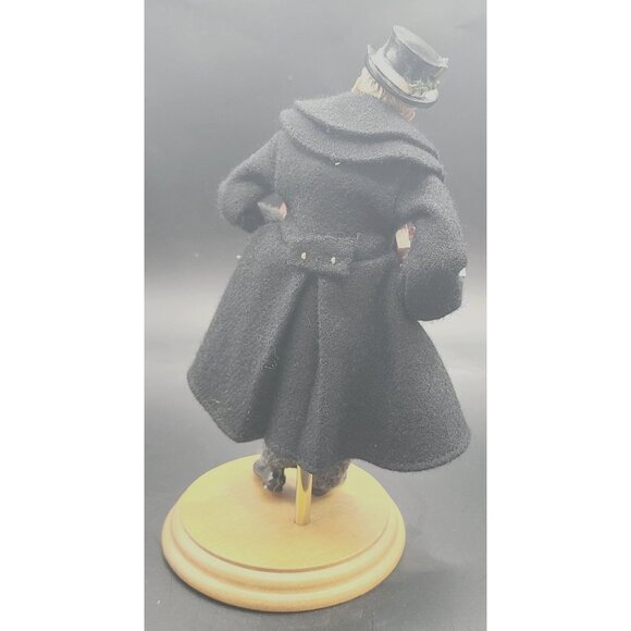 Hallmark Ebenezer Scrooge Limited Edition Figurine By Donna Lee In Original Box - Picture 3 of 13